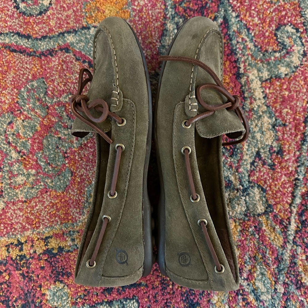 Born | Women’s Olive Green Suede Leather Slip On Driving Loafers Moccasins 8.5 - Picture 4 of 16